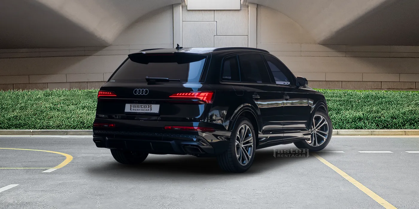 Audi Q7 Rear Side View